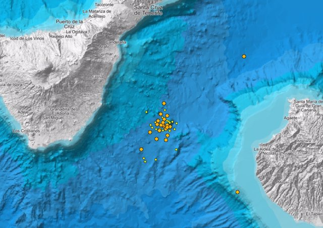 Zona entre Teneirfe y Gran Canaria donde el Involcan ha localizado un 'enjambre sísmico'