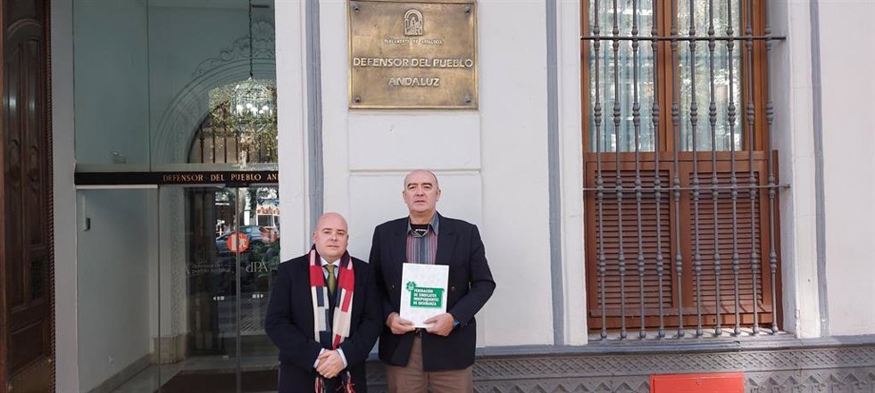 FSIE-A eleva al Defensor la "falta de abono" de la paga extraordinaria por antigüedad a los docentes de la concertada