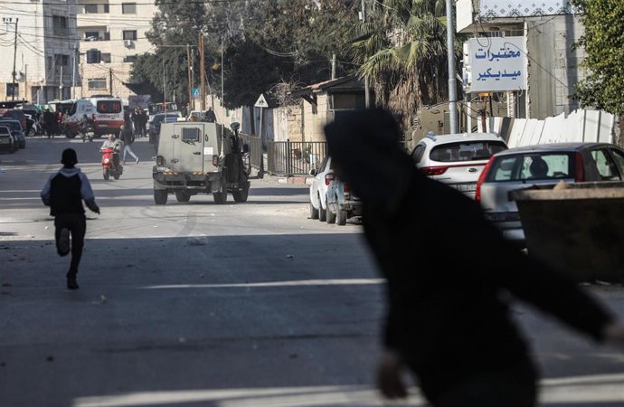Enfrentamientos entre palestinos y el Ejército de Israel en la ciudad cisjordana de Yenín (Archivo)