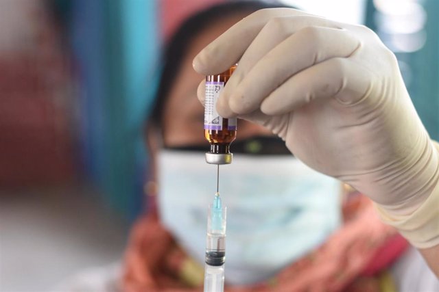Archivo - Campaña de vacunación contra el sarampión en Bangladesh (ARCHIVO)