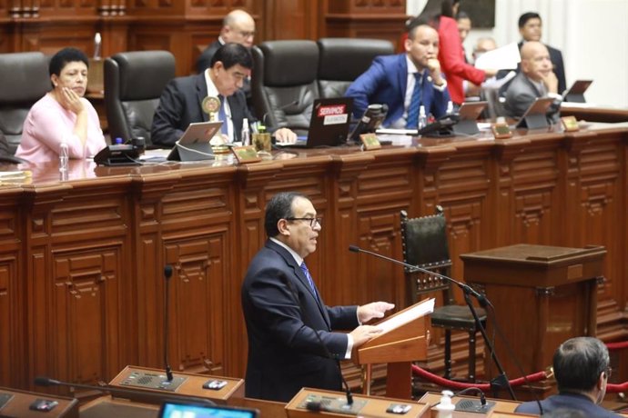 El primer ministro de Perú, Alberto Otárola, en el Congreso andino