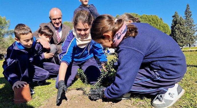 Nota De Prensa Y Foto Plantación Torreblanca