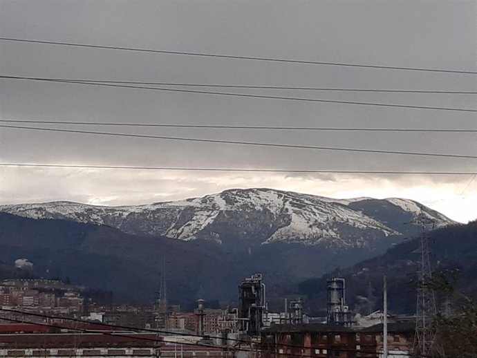Monte nevado en Bizkaia.