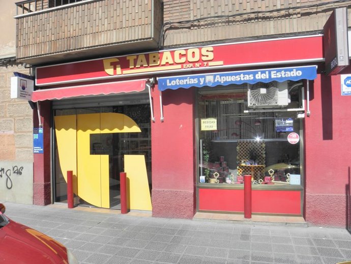 Archivo - Imagen de archivo de un estanco