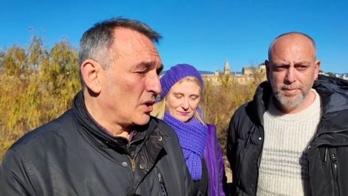 Enrique Santiago (i.) y Ernesto Alba (d.), este sábado en Córdoba