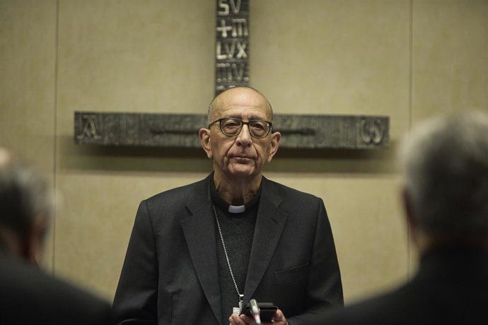 Archivo - El president de la Conferncia Episcopal Espanyola, el cardenal i arquebisbe de Barcelona, Juan José Omella