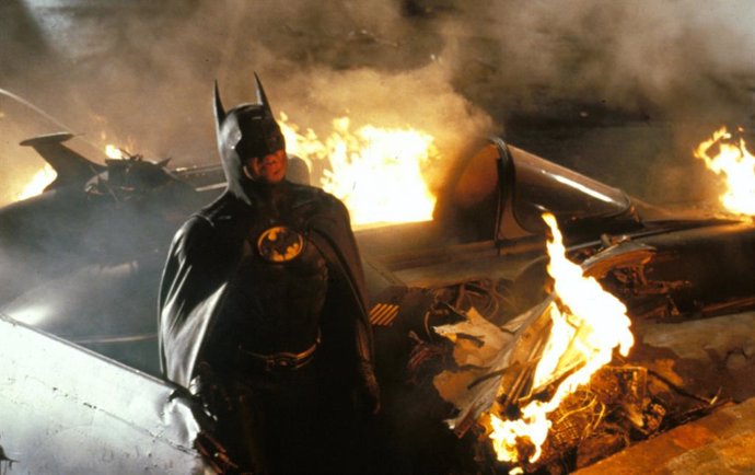 Filtrados el Batmóvil y Batwing de Michael Keaton en The Flash