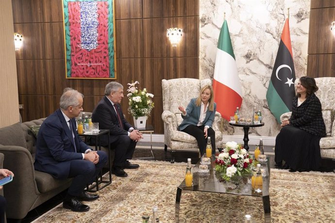 La primera ministra de Italia, Giorgia Meloni, de visita en Libia