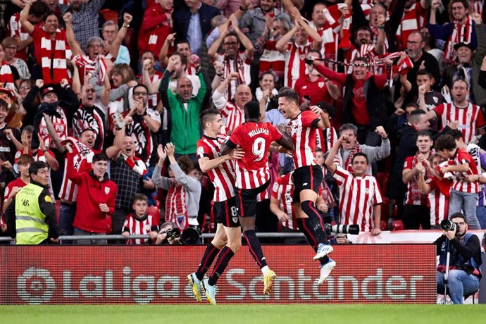 Archivo - Jugadores del Athletic Club celebrando un gol