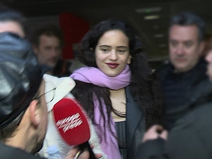 ROSALÍA SALE DEL CONCIERTO DE CAROLINA DURANTE