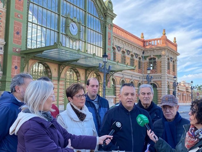 Los socialistas almerienses en rueda de prensa.