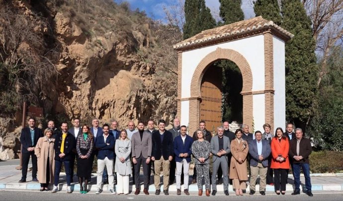 El presidente del Partido Popular de Granada, Francis Rodríguez, ha clausurado el acto de presentación del  equipo de candidatos a las próximas elecciones municipales de las comarcas de La Alpujarra y El Valle.