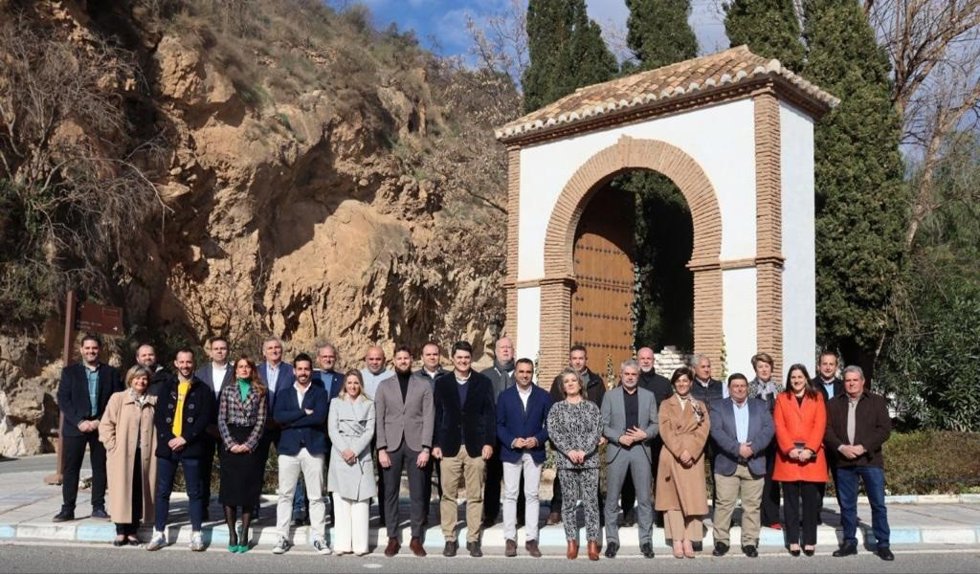 El presidente del Partido Popular de Granada, Francis Rodríguez, ha clausurado el acto de presentación del equipo de candidatos a las próximas elecciones municipales de las comarcas de La Alpujarra y El Valle.