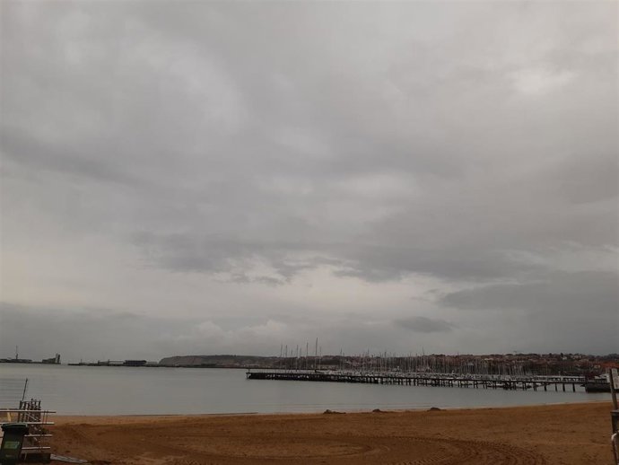 Cielos muy nubosos en Getxo, en Bizkaia.