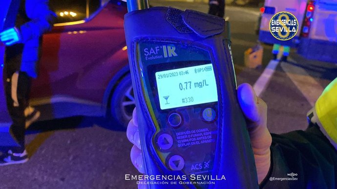 Un herido tras colisionar con un turismo cuyo conductor quintuplicaba la tasa de alcohol permitida
