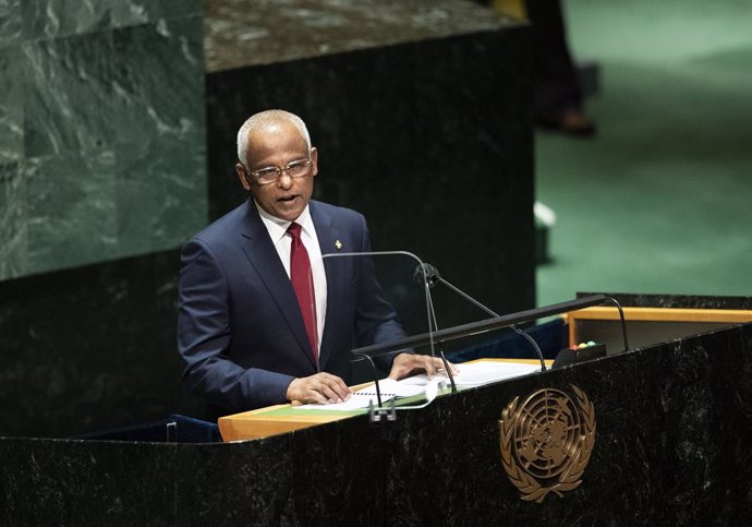 Archivo - (210922) -- UNITED NATIONS, Sept. 22, 2021 (Xinhua) -- Maldivian President Ibrahim Mohamed Solih addresses the general debate of the 76th session of the United Nations General Assembly at the UN headquarters in New York, Sept. 21, 2021. The Ge