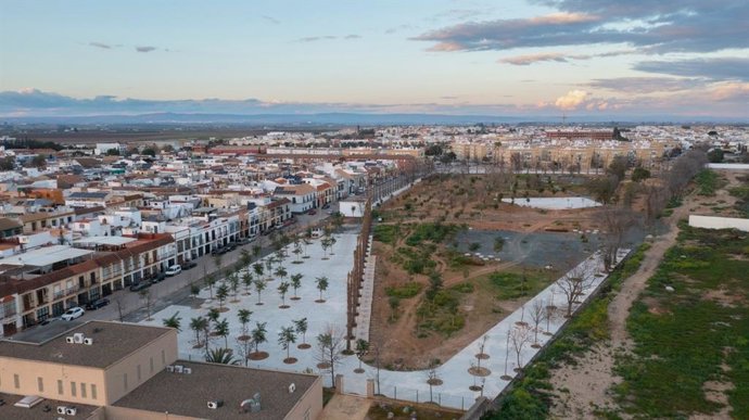 Vista aérea del nuevo parque Santa Cruz de la localidad.