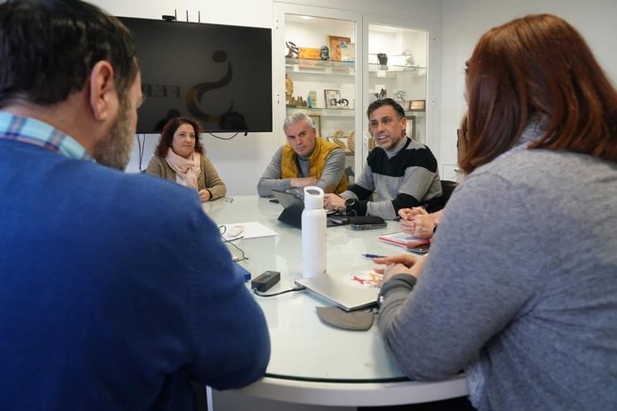 El PSOE de Córdoba traslada a Fepamic los derechos que la nueva Ley de Empleo "restituye" a las personas discapacitadas