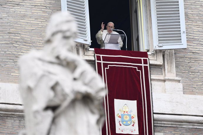 15 January 2023, Vatican, Vatican City: Pope Francis speaks from the window of the apostolic palace during the weekly Angelus prayer. Photo: Fabrizio Corradetti/LPS via ZUMA Press Wire/dpa