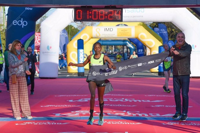 Betsy Saina, ganadora del EDP Medio Maratón Sevilla