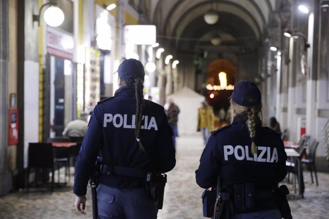 Policía en Roma, Italia
