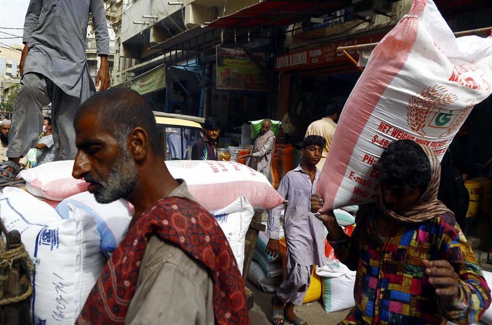Archivo - Una calle de Karachi, Pakistán