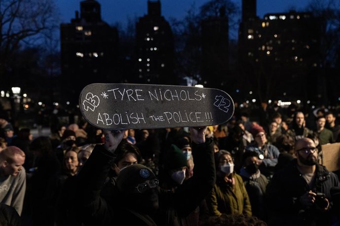 Manifestación contra la brutalidad policial tras la muerte del ciudadano afroamericano Tyre Nichols, Nueva York, EEUU