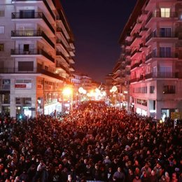 Multitud en el correfoc de Sant Sebasti 2023.