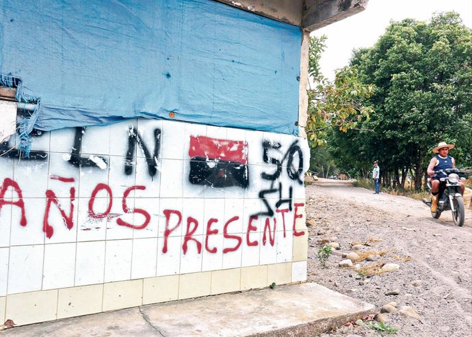 Archivo - Pintada a favor de la guerrilla del Ejército de Liberación Nacional (ELN) en Arauca, Colombia