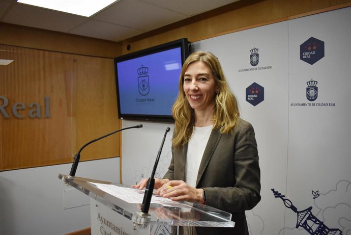 La portavoz del equipo de Gobierno en Ciudad Real, Mariana Boadella, en rueda de prensa.