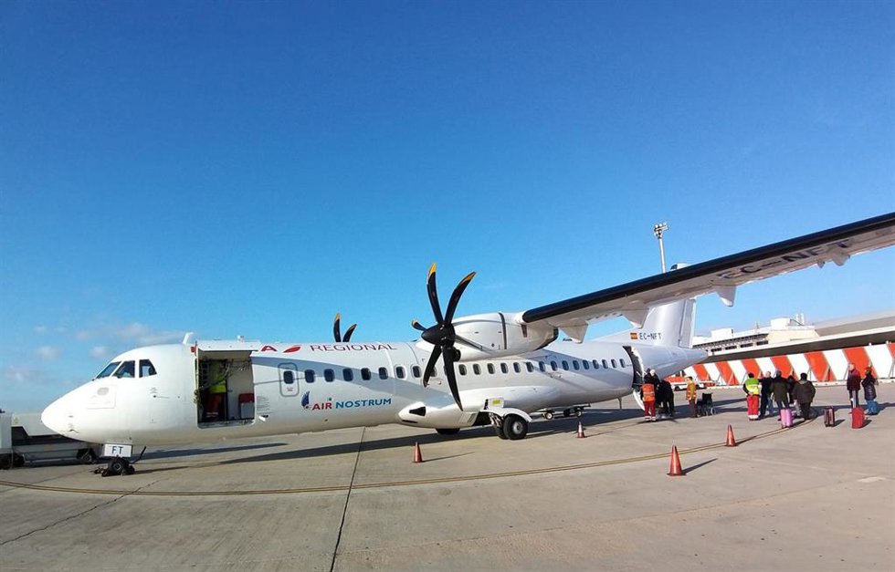 Archivo - Vuelo entre Almería y Sevilla