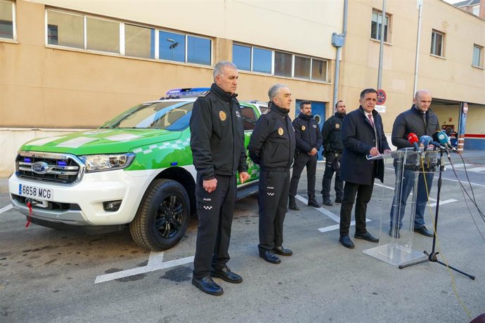 Presentación de un nuevo vehículo que permitirá ampliar la zona de actuación de la Patrulla Ecológica de la Policía Local de Murcia