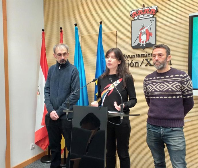 Grupo Municipal de Podemos-Equo Xixón, en rueda de prensa en el Ayuntamiento de Gijón