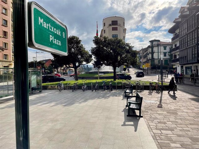 Plaza Martxoak 8 de Hondarribia (Gipuzkoa)