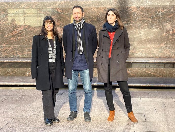 Los editores de Periscopi Andrea Rovira, Aniol Rafel y Marta Rubirola