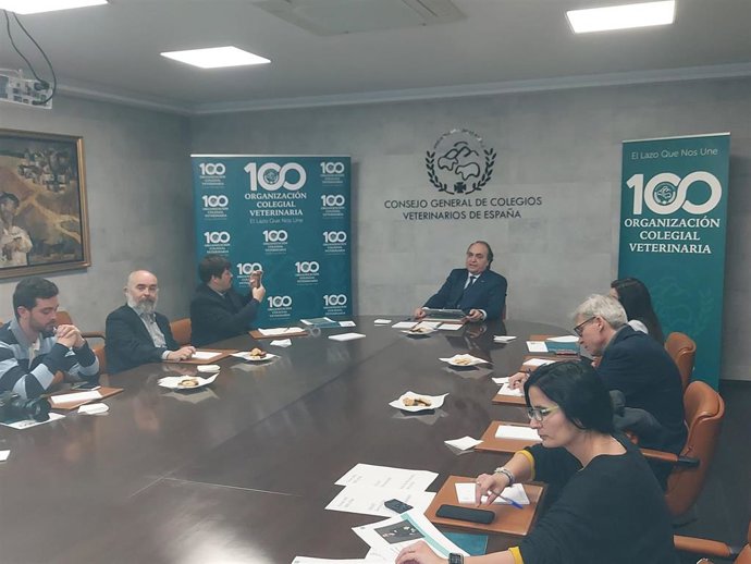 El presidente de Organización Colegial Veterinaria (OCV), Luis Alberto Calvo Sáez, durante la presentación del programa conmemorativo.