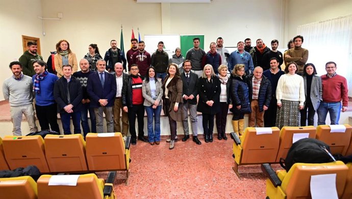 La consejera de Agricultura, Pesca, Agua y Desarrollo Rural, Carmen Crespo, ha inaugurado en Granada la XI Escuela de Pastores de Andalucía, cuyas clases comienzan este lunes en el centro 'Camino de Purchil'.
