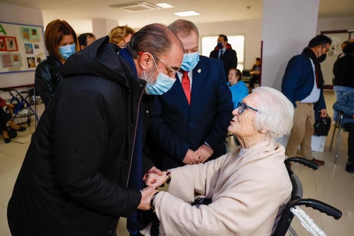 El presidente del Gobierno de Aragón, Javier Lambán, ha visitado la residencia de Borja.