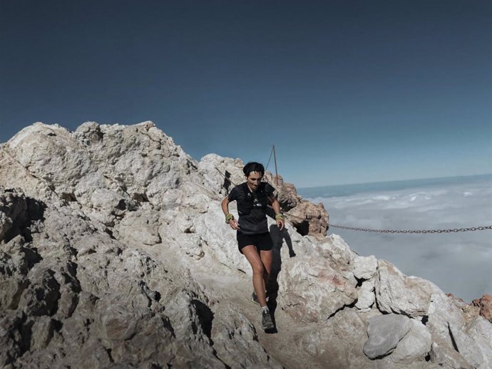 Archivo - La corredora de montaña Oihana Kortazar bate el récord de ascenso y descenso al Teide