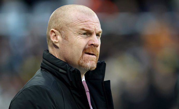 Archivo - FILED - 06 January 2022, United Kingdom, Newcastle Upon Tyne: Burnley manager Sean Dyche is pictured during the English Premier League soccer match between Newcastle United and Burnley at St James' Park. Dyche will miss his side's FA Cup tie a