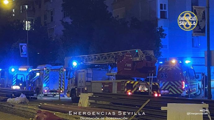 Imagen de archivo de camiones de bomberos en Sevilla
