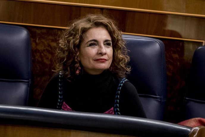 La ministra de Hacienda y Función Pública, María Jesús Montero, durante una sesión plenaria en el Congreso de los Diputados, a 24 de enero de 2023, en Madrid (España). 