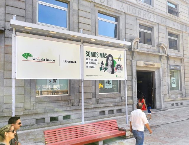 Archivo - Sede de Unicaja Banco en Oviedo, antiguo edificio Liberbank.