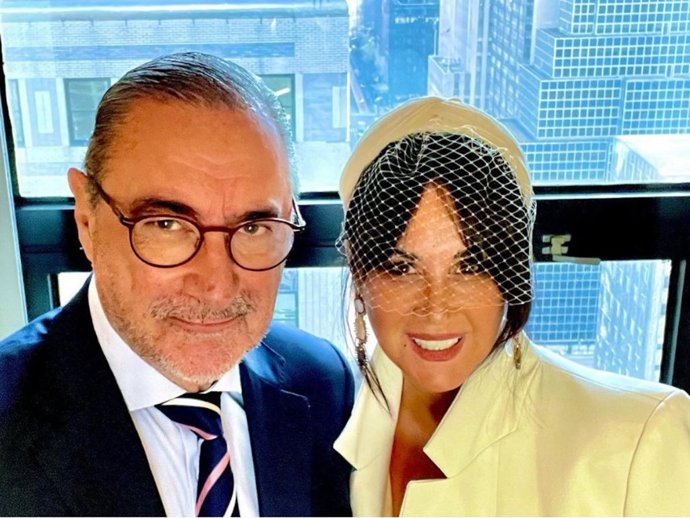 Carlos Herrera ha compartido una imagen de su boda con Pepa Gea
