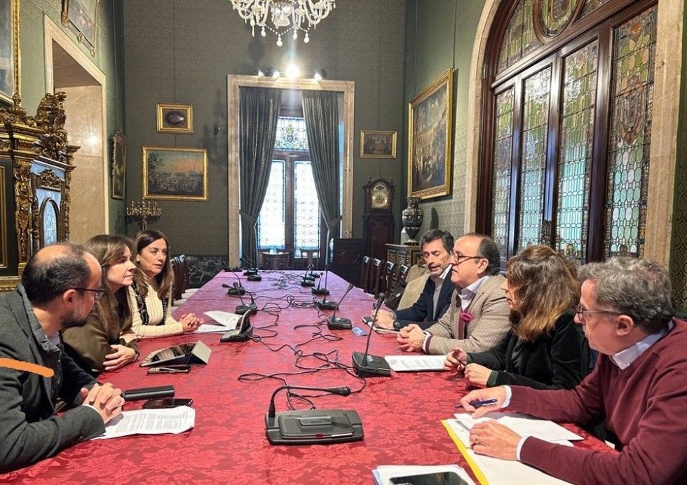Nota De Prensa Y Fotografía. Turismo. Acuerdo Dos Hermanas