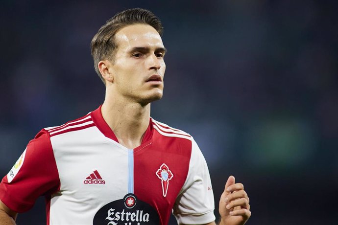 Archivo - Denis Suarez of RC Celta de Vigo looks on during the spanish league, La Liga Santander, football match played between Real Betis and RC Celta de Vigo at Benito Villamarin stadium on January 2, 2022, in Sevilla, Spain.