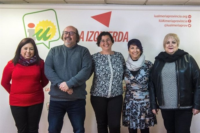 De izquierda a derecha., Andrea Aravena, Roberto Álvarez, Belén Pérez, Sensi Marcos y Ana Ruiz