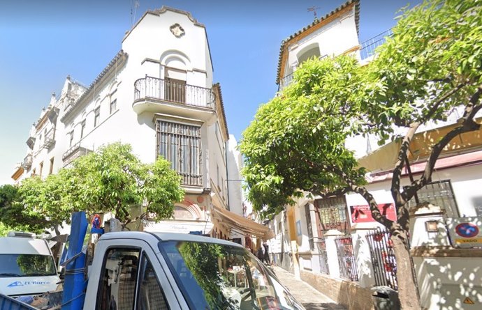 Calle Mateos Gago esquina con calle Ángeles.