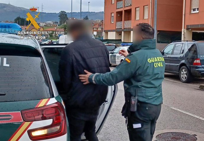 Rdo. Nota De Prensa Guardia Civil (Detenidos Dos Activos Delincuentes, Esclareciendo Cerca De 40 Robos Y Hurtos)