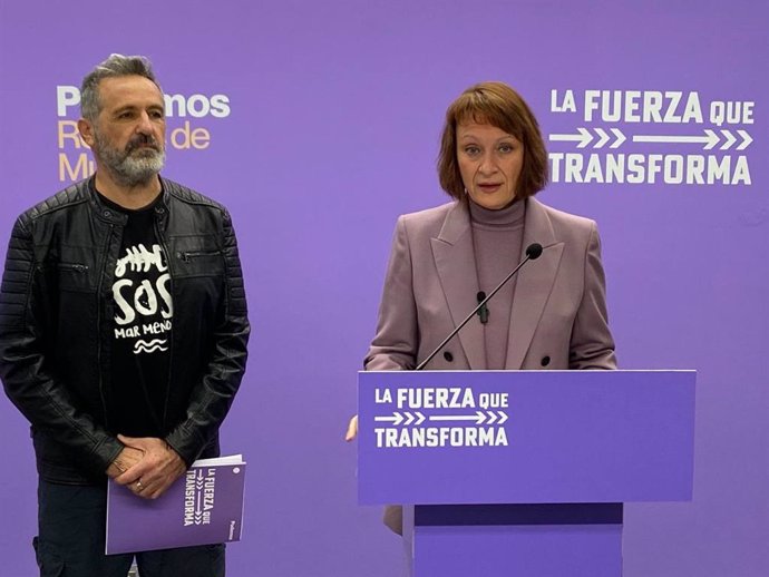 María Marín y Matías Cantabella, portavoz regional de Podemos y portavoz en el Ayuntamiento de San Javier, respectivamente